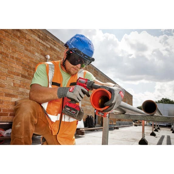 Milwaukee Tools Milwaukee BOLT™ Eye Visor - Tinted Dual Coat Lens 48-73-1416 4 Milwaukee Tools Milwaukee BOLT™ Eye Visor - Tinted Dual Coat Lens 48-73-1416 - Image 4